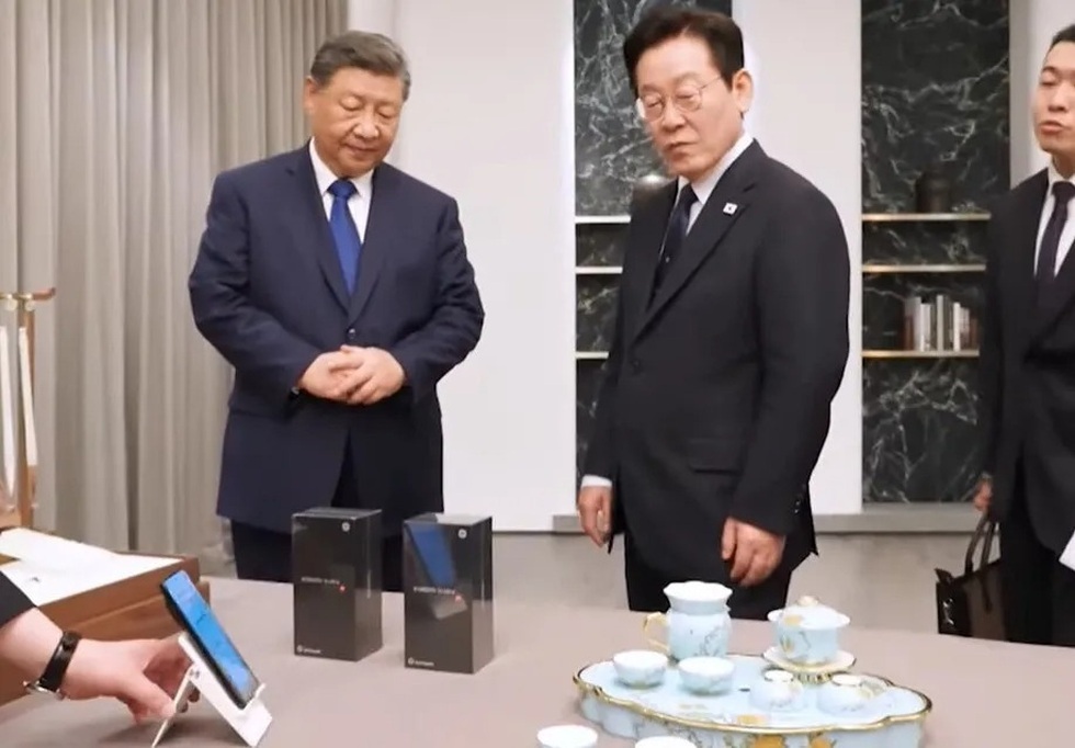 Xiaomi - Samsung đổi ngôi: Từ uống rượu bồi tội đến hợp tác xe điện - 1 Xiaomi - Samsung đổi ngôi: Từ uống rượu bồi tội đến hợp tác xe điện - 1