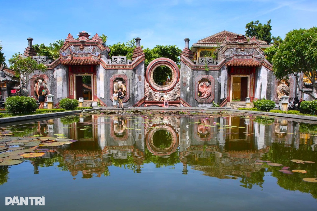 Cổng chùa Bà Mụ, điểm check-in thu hút du khách tại Hội An - 1