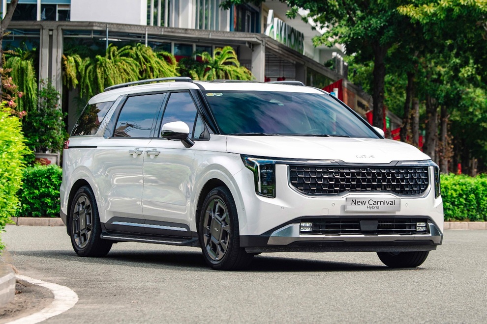 Kia New Carnival Hybrid: Xe 7 chỗ cao cấp cỡ lớn, tiên phong chuyển đổi xanh - 1 Kia New Carnival Hybrid: Xe 7 chỗ cao cấp cỡ lớn, tiên phong chuyển đổi xanh - 1