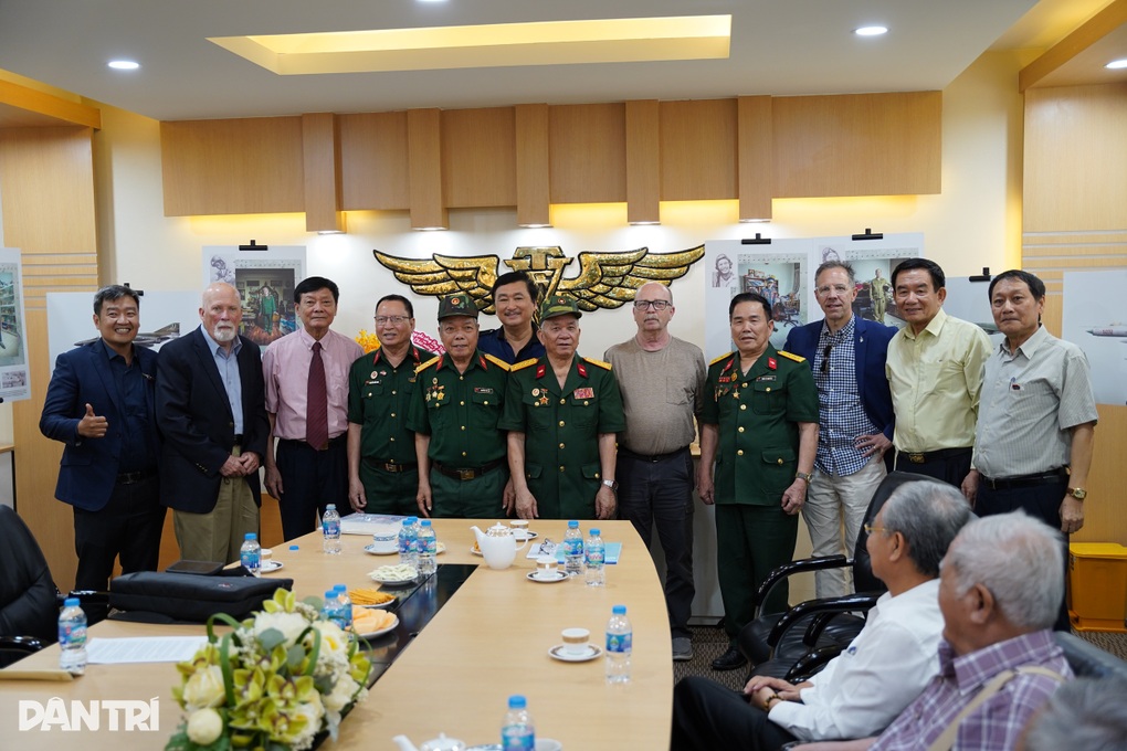 Cựu binh phi công Việt - Mỹ gặp gỡ tại TPHCM - 3 Cựu binh phi công Việt - Mỹ gặp gỡ tại TPHCM - 3
