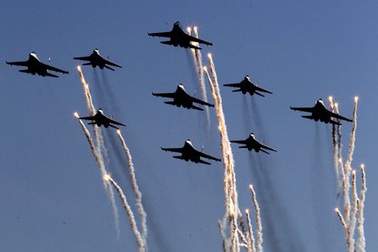 Các màn trình diễn ấn tượng tại triển lãm hàng không Nga