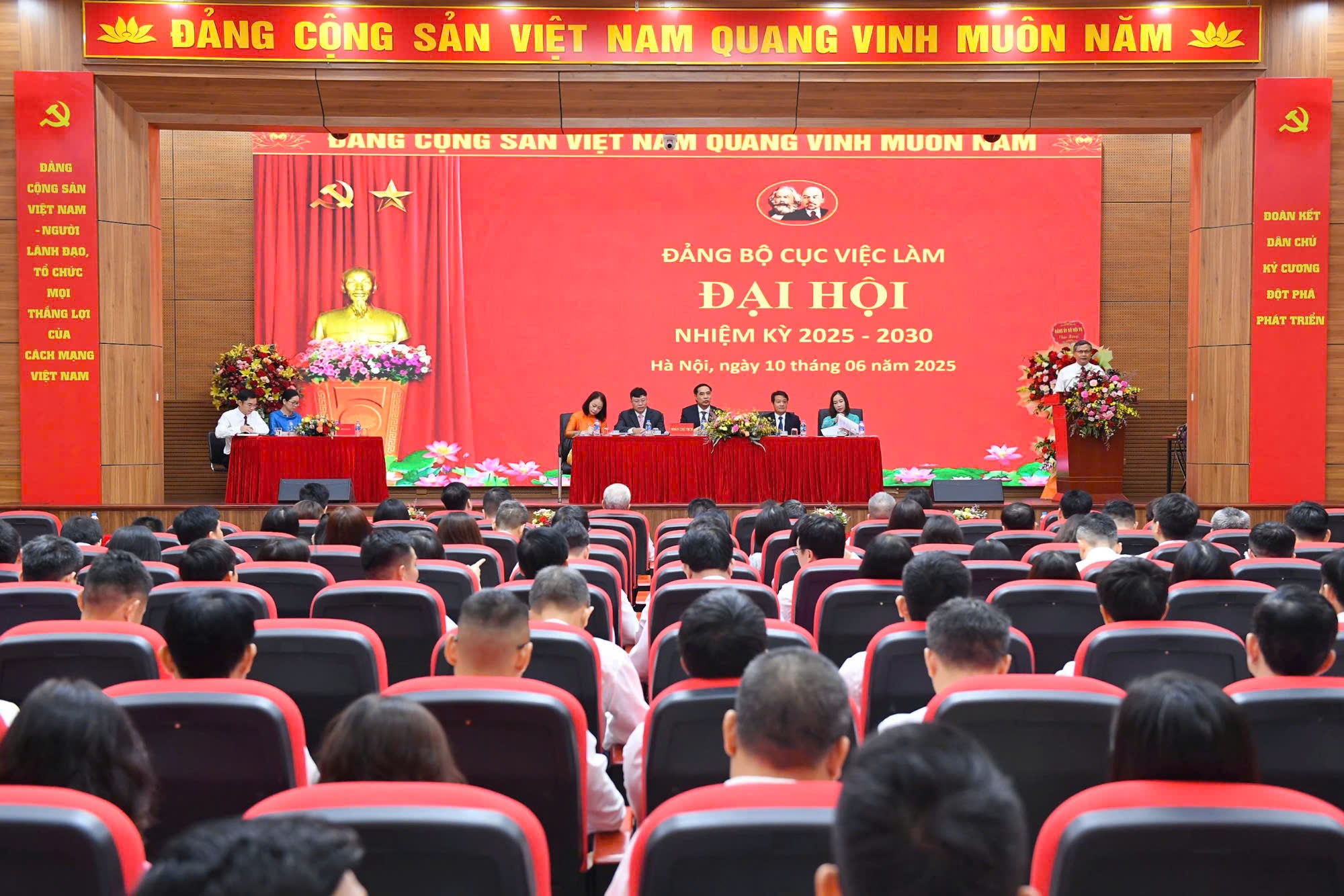 "Xây dựng chính sách, mỗi cán bộ cần đặt cả tâm huyết và trách nhiệm"