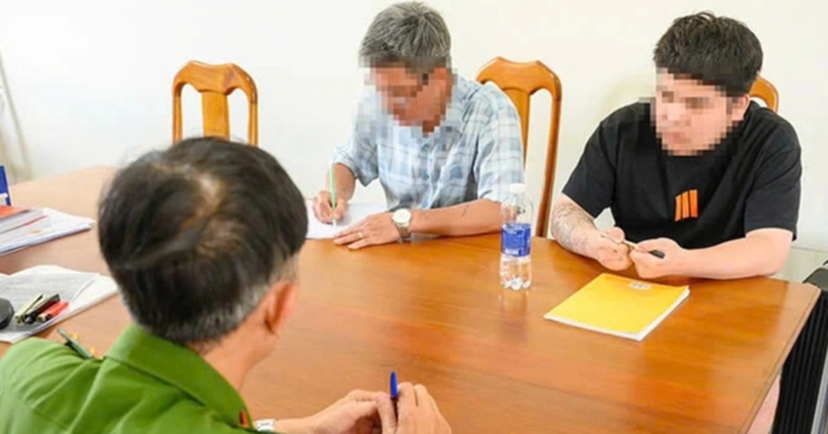 Thanh niên 3 năm mất liên lạc bất ngờ trở về khi gia đình đã lập bàn thờ