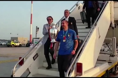 Tuyển Italy về đến Rome sau khi vô địch Euro 2020