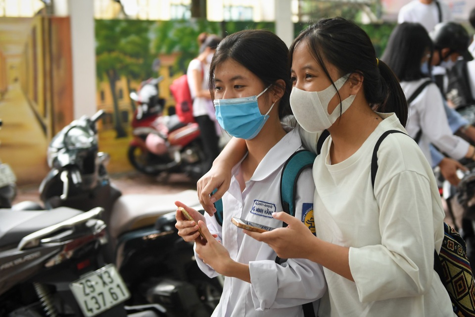 Bày tỏ về trân trọng cuộc sống, thí sinh khen đề Văn hay - 2 Bày tỏ về trân trọng cuộc sống, thí sinh khen đề Văn hay - 2