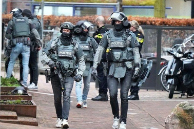 Bắt giữ con tin ở hộp đêm Hà Lan