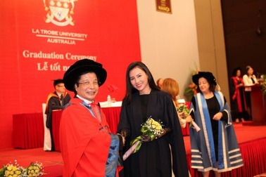 Lễ tốt nghiệp năm 2016 của chương trình liên kết ĐH La Trobe - ĐH Hà Nội