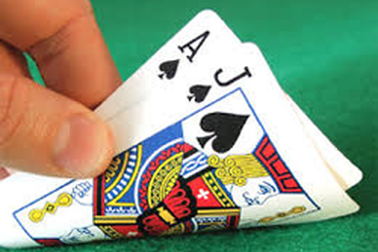 Khởi tố Hiệu trưởng cùng 7 con bạc say sưa sát phạt