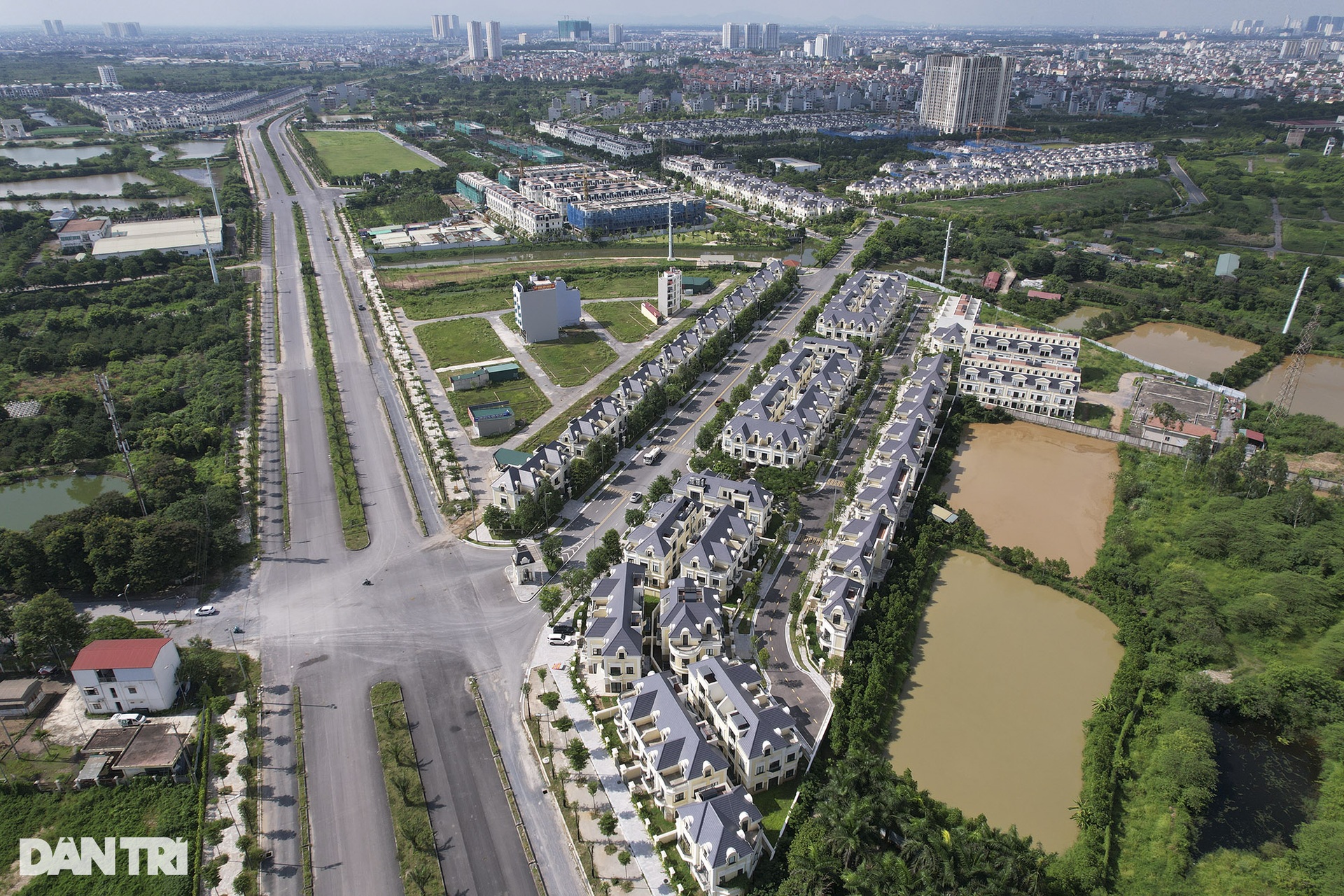 Đường vành đai 3,5 từ Đại lộ Thăng Long đến QL32 vẫn ngổn ngang sau 7 năm - 4 Đường vành đai 3,5 từ Đại lộ Thăng Long đến QL32 vẫn ngổn ngang sau 7 năm - 4