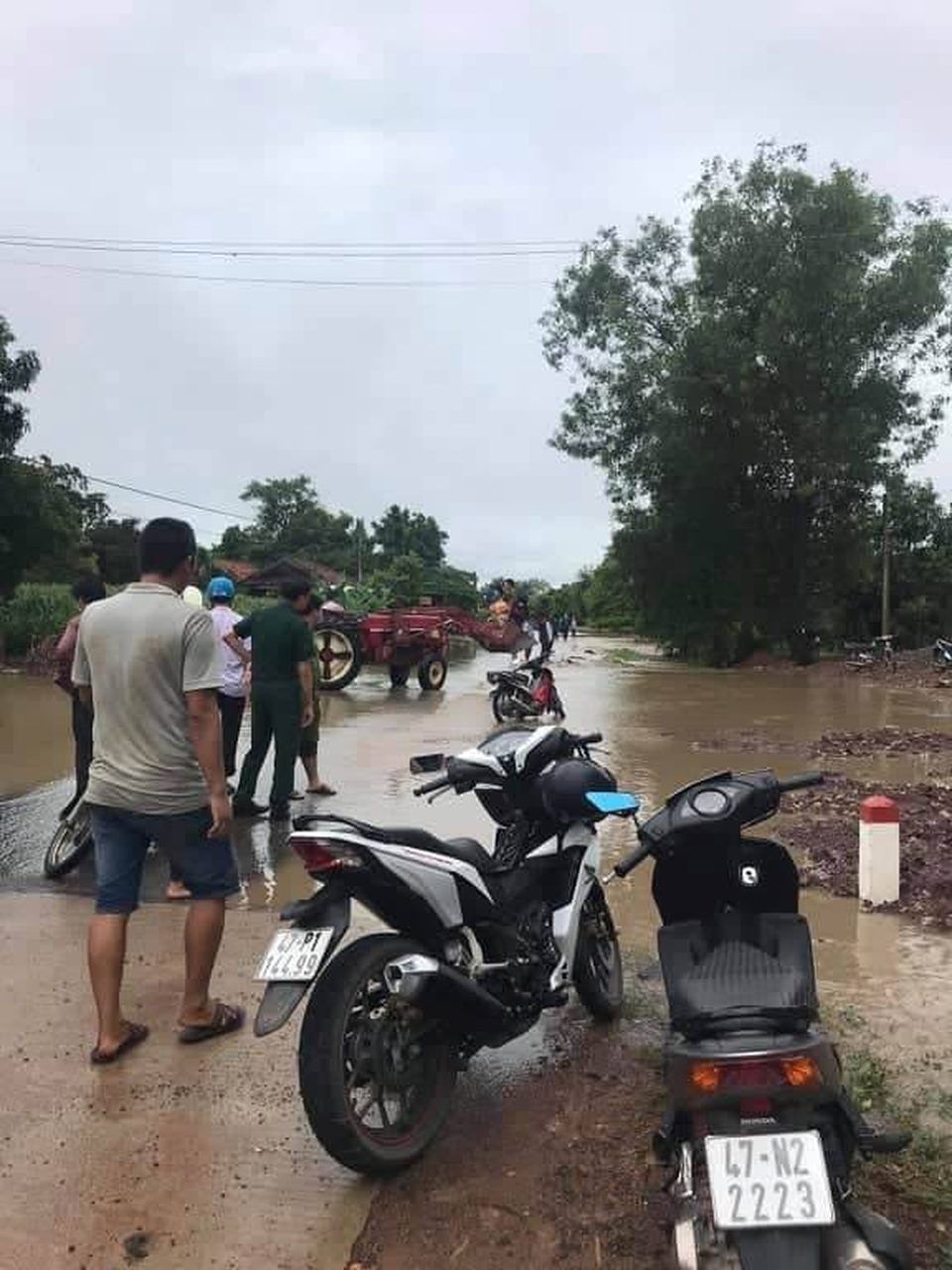 Mưa lớn gây ngập lụt, thiệt hại nặng nề tại Đắk Lắk - 3 Mưa lớn gây ngập lụt, thiệt hại nặng nề tại Đắk Lắk - 3
