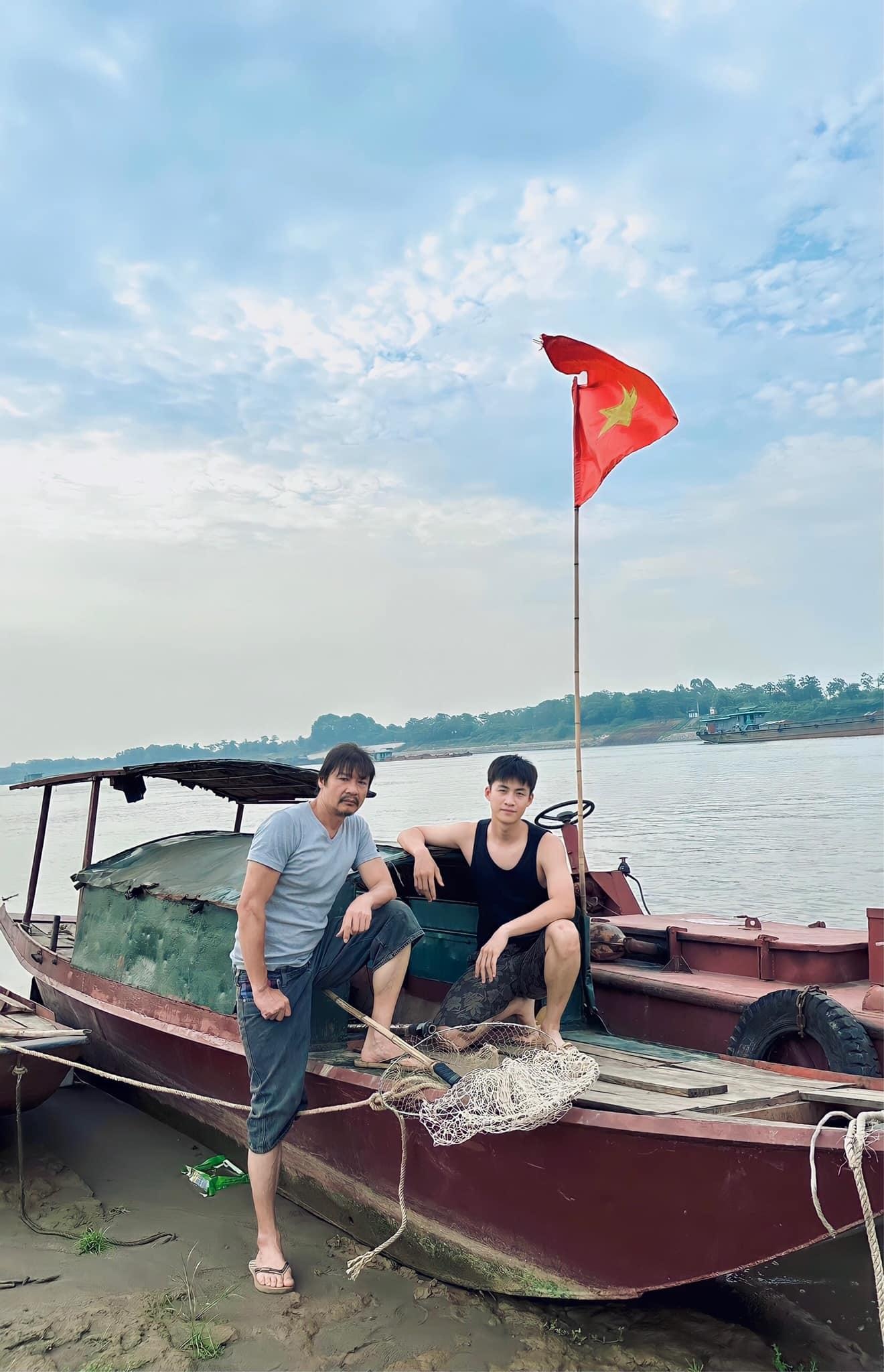 اداکار Luu Duy Khanh: میں اپنے عاشق کو عام کرنے سے نہیں ڈرتا - 3 Diễn viên Lưu Duy Khánh: Tôi không sợ công khai người yêu - 3