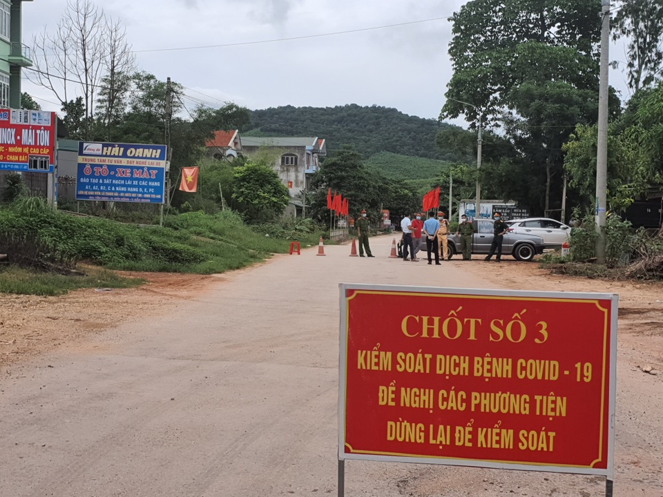 Hình ảnh phong tỏa khu vực có bệnh nhân Covid-19 ở Bắc Giang - 3 Hình ảnh phong tỏa khu vực có bệnh nhân Covid-19 ở Bắc Giang - 3
