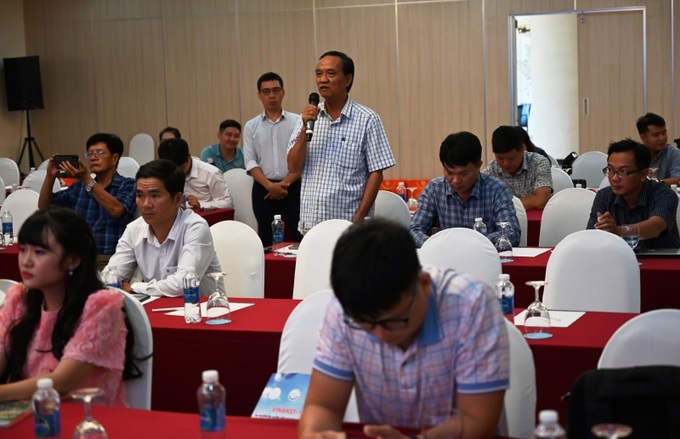 Phóng viên Tạp chí Thương hiệu và công luận nêu câu hỏi tại buổi họp báo