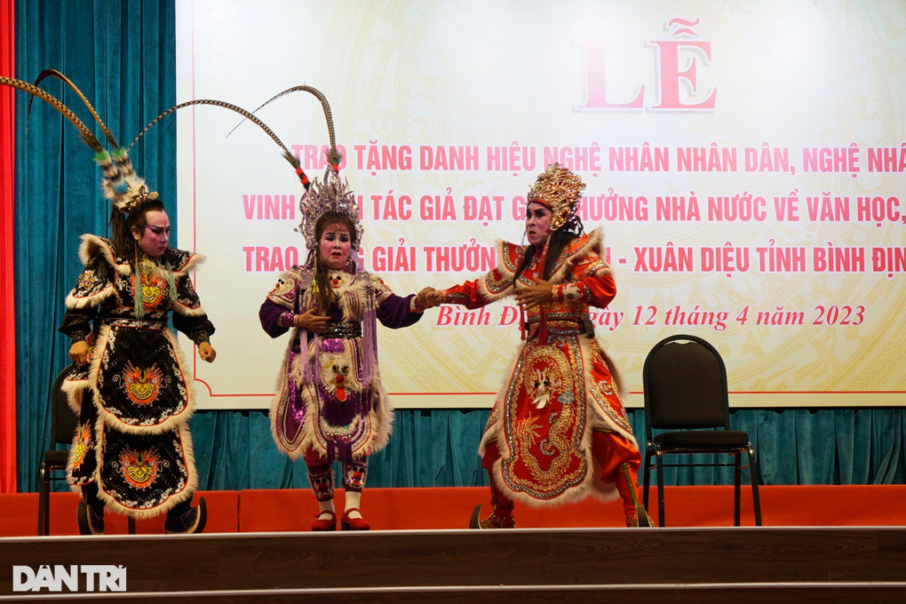 Những đại võ sư của Bình Định được phong tặng danh hiệu nghệ nhân nhân dân - 1 Những đại võ sư của Bình Định được phong tặng danh hiệu nghệ nhân nhân dân - 1