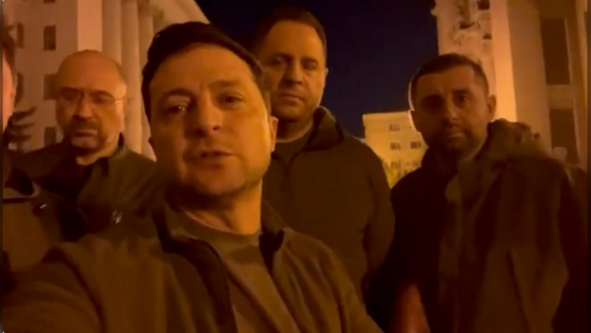 Video gây chú ý của Tổng thống Ukraine giữa lúc căng thẳng leo thang - 1 Video gây chú ý của Tổng thống Ukraine giữa lúc căng thẳng leo thang - 1