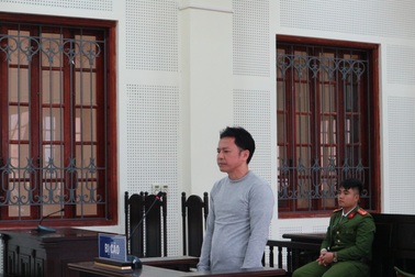 Gia đình bị hại xin giảm án cho kẻ dùng dao cắt cổ anh họ