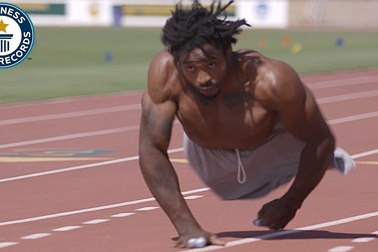 Câu chuyện cảm động: Chàng trai "không chân" lập kỷ lục chạy bằng… tay