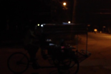 Nghị lực của người cha cứu 3 đứa con tật nguyền.