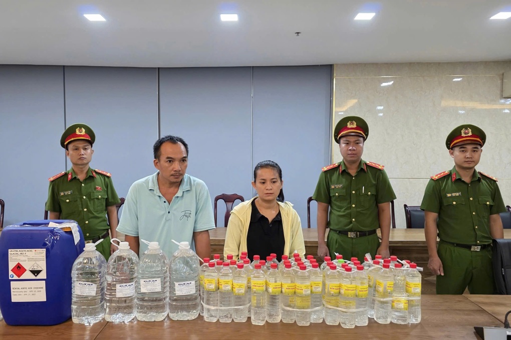 Lò sản xuất giấm giả pha axit với nước lã, làm mỗi ngày 1.000 lít - 1 Lò sản xuất giấm giả pha axit với nước lã, làm mỗi ngày 1.000 lít - 1