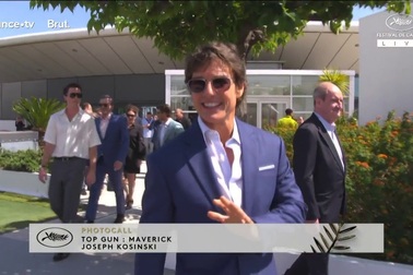 Tom Cruise nổi bật tại Cannes
