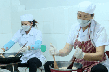 Chủ nhà hàng bỏ Sài Gòn về quê làm ruốc cá tiến vua truyền thống 1.000 năm