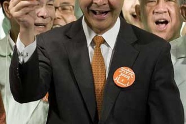 Hồng Kông có trưởng đặc khu mới