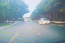 Tình huống ô tô chạy lấn làn ngược chiều phổ biến vẫn gây tranh cãi