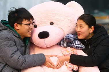 Thanh niên Trung Quốc đua nhau cưới ngày Valentine