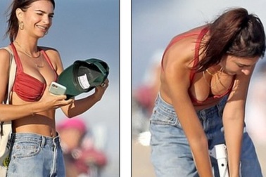 Emily Ratajkowski thu hút sự chú ý trên biển