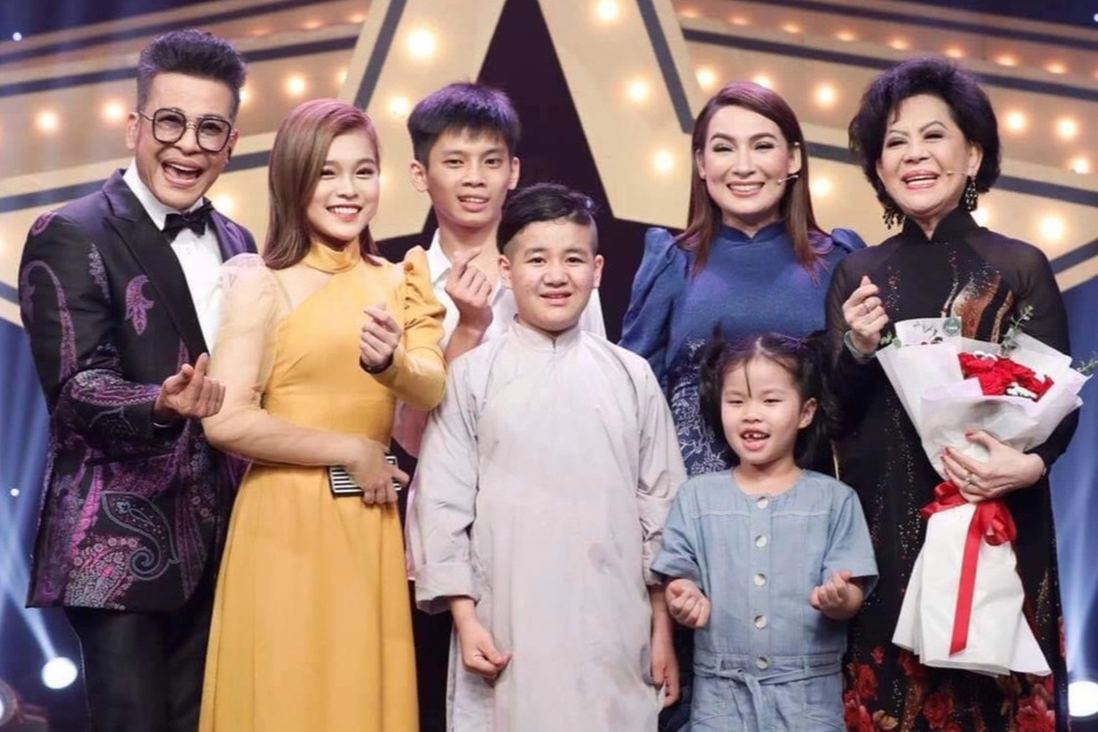 Con nuôi Phi Nhung: Tôi hối hận kinh khủng vì đã từng cãi lời mẹ - 5 Con nuôi Phi Nhung: Tôi hối hận kinh khủng vì đã từng cãi lời mẹ - 5