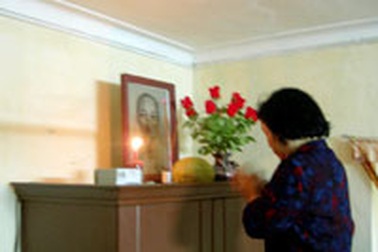 Nhà nhà cúng giỗ Bác Hồ 