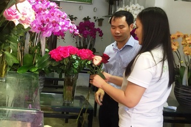 Thị trường ngày 8/3: Phát sốt với hoa hồng kim cương