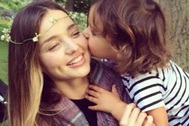 Miranda Kerr - Cựu thiên thần của Victoria’s Secret cùng con trai dạo phố