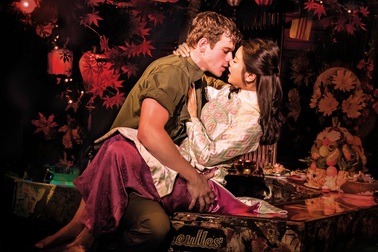 Sức hấp dẫn suốt 30 năm của một câu chuyện tình đau khổ