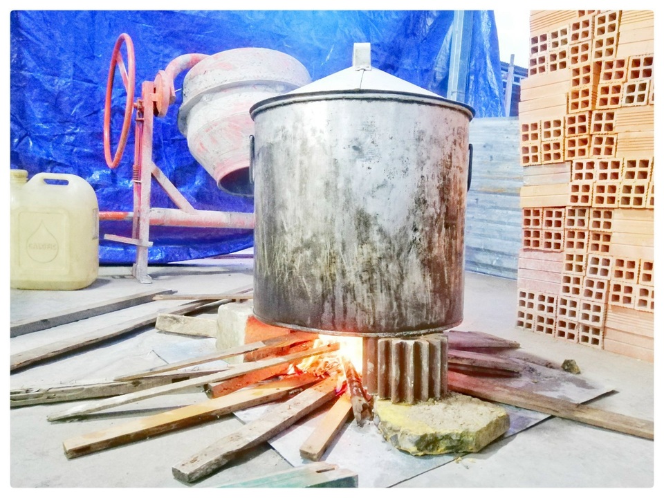 Người dân Sóc Trăng gói bánh tặng đồng bào miền Trung bị lũ lụt - 2 Người dân Sóc Trăng gói bánh tặng đồng bào miền Trung bị lũ lụt - 2