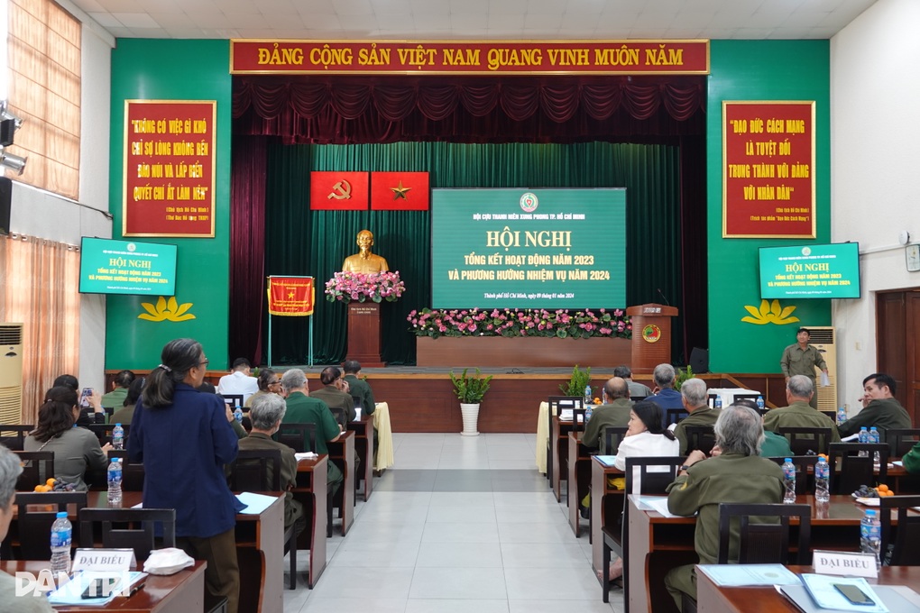 Hội Cựu TNXP TPHCM vận động 1,8 tỷ đồng chăm lo gia đình khó khăn - 1 Hội Cựu TNXP TPHCM vận động 1,8 tỷ đồng chăm lo gia đình khó khăn - 1