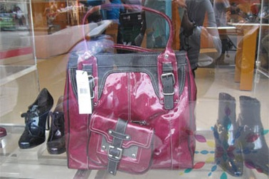 Hàng hiệu thời “khủng hoảng” kinh tế