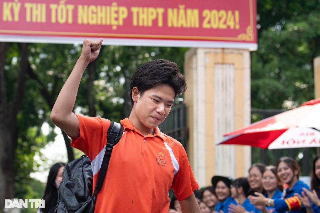 Tranh luận về đáp án 2 câu hỏi môn lịch sử, Bộ nói sẽ trao đổi lại - 2 Tranh luận về đáp án 2 câu hỏi môn lịch sử, Bộ nói sẽ trao đổi lại - 2