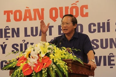 Báo chí hạn chế thông tin 'bỏng mắt, đắng lòng'