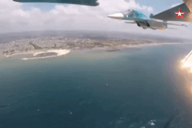 Khoảnh khắc “chim sắt” Su-35S Nga diễn tập trên không phận Syria