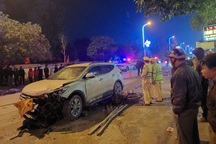 Va chạm với ô tô, 2 người đi xe máy thương vong