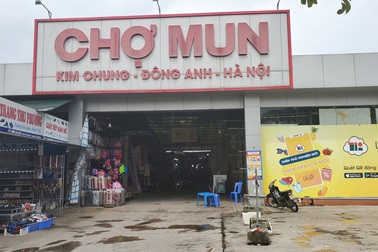 Dịch Covid-19: Công nhân giảm việc, tiểu thương ở chợ ế theo