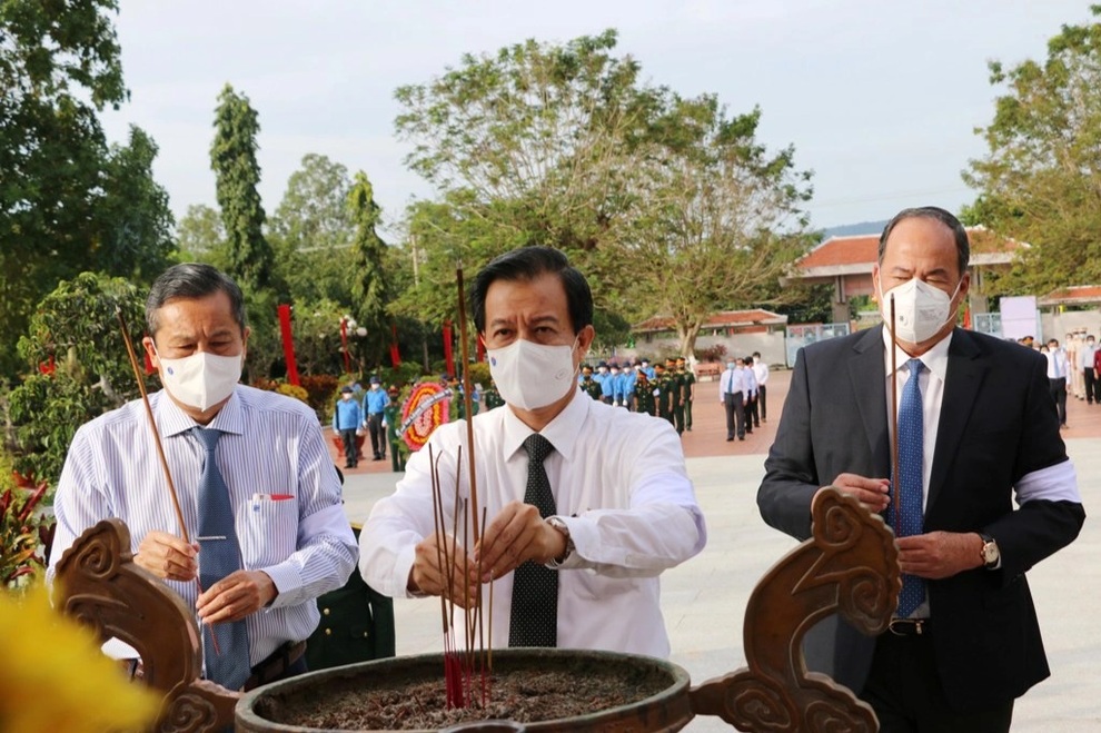 An Giang: Truy điệu, cải táng 54 hài cốt liệt sĩ quân tình nguyện Việt Nam - 4 An Giang: Truy điệu, cải táng 54 hài cốt liệt sĩ quân tình nguyện Việt Nam - 4