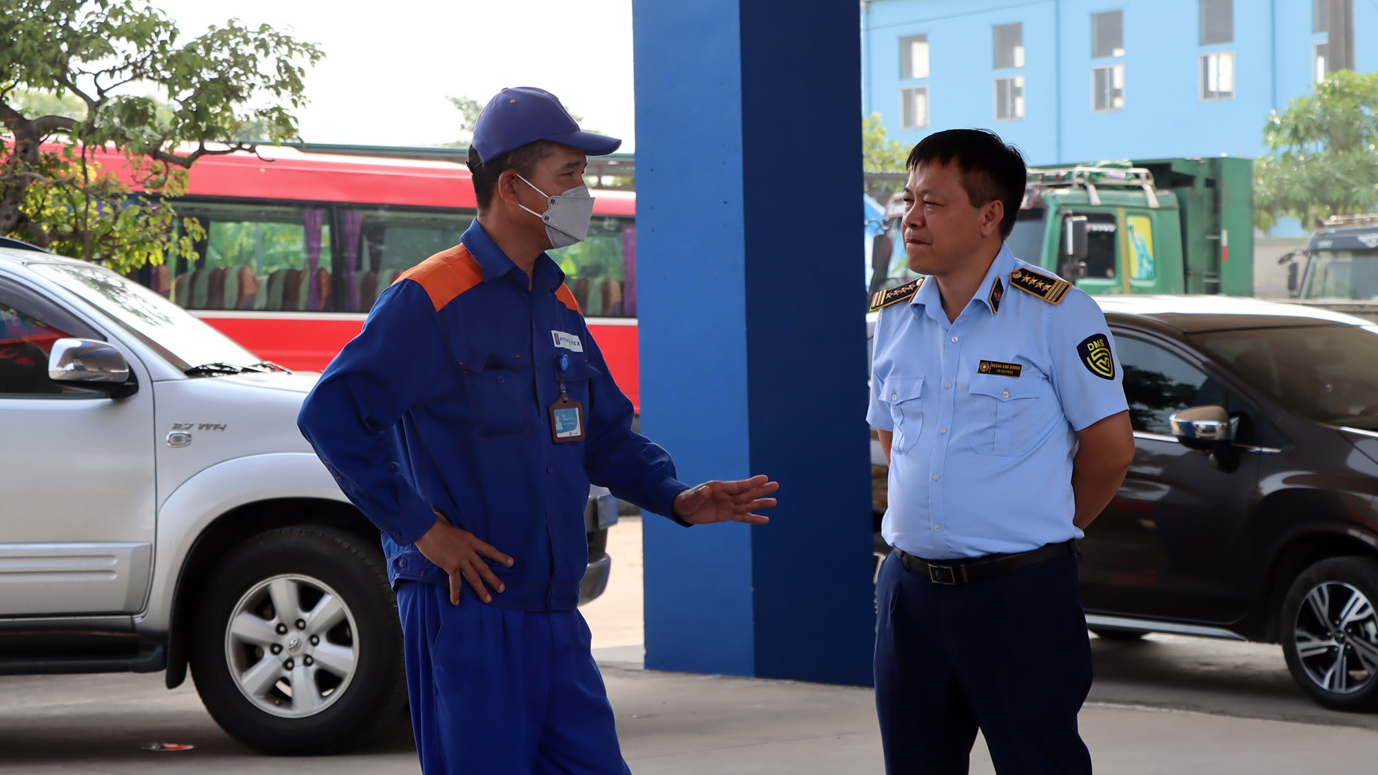 Vì sao nhiều cây xăng báo hết hàng trước kỳ điều chỉnh giá? - 1 Vì sao nhiều cây xăng báo hết hàng trước kỳ điều chỉnh giá? - 1