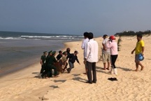 Tìm thấy thi thể du khách bị sóng cuốn trôi khi tắm biển