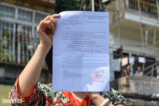 Người Hà Nội giải cứu nông sản: Thương lắm, sốt ruột lắm nên phải ủng hộ - 7 Người Hà Nội giải cứu nông sản: Thương lắm, sốt ruột lắm nên phải ủng hộ - 7
