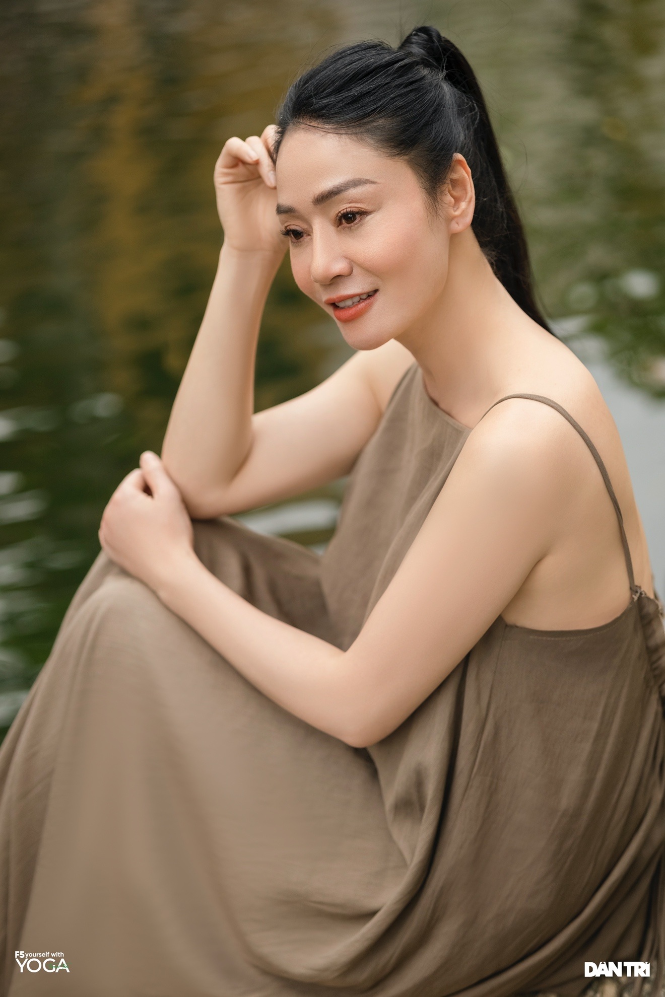 Quách Thu Phương bước ra ánh sáng từ yoga, vẫn tin tình yêu ở tuổi 46 - 9 Quách Thu Phương bước ra ánh sáng từ yoga, vẫn tin tình yêu ở tuổi 46 - 9