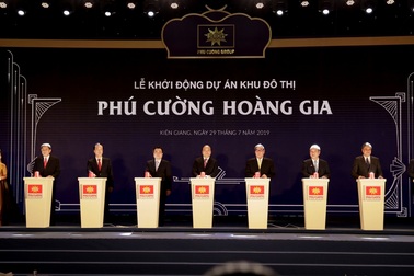 Thủ tướng Nguyễn Xuân Phúc bấm nút khởi công dự án lấn biển rộng hơn 68ha