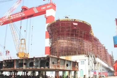 Doanh nghiệp vận tải biển bán tàu để trả nợ