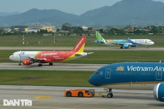 28 máy bay của các hãng vẫn đang dừng bay vì thiếu động cơ